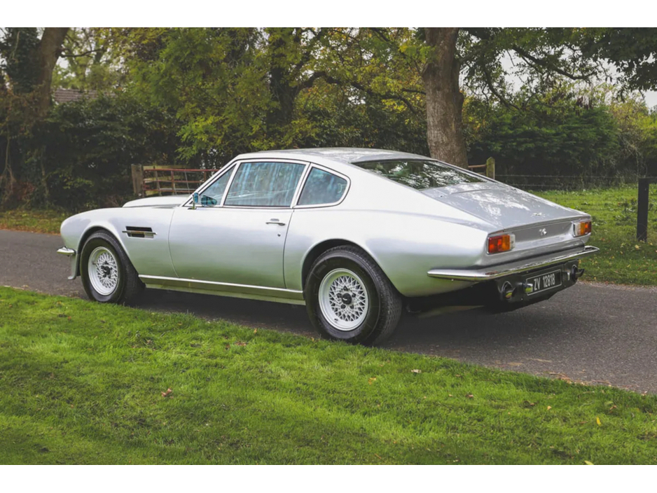 1977 Aston Martin V8 - image 8