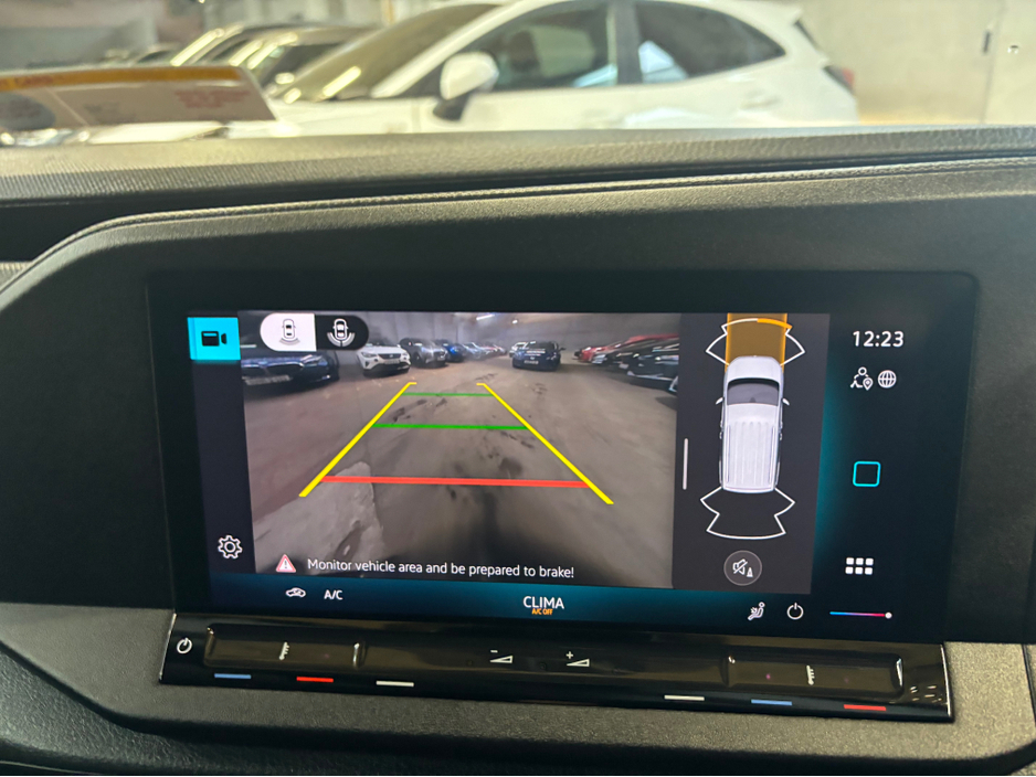 2025 Volkswagen Caddy - image 5