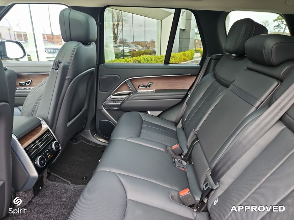 2025 Land Rover Range Rover - image 5