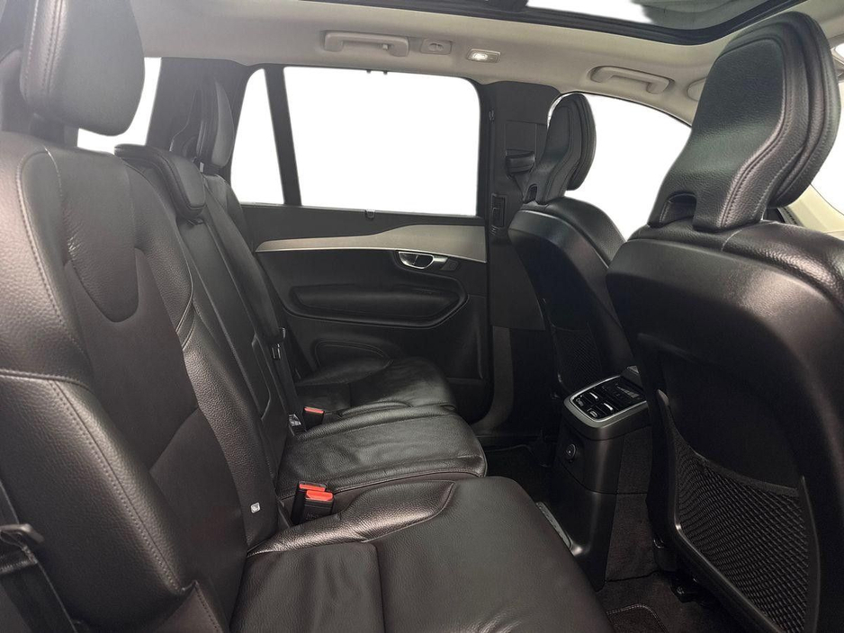 2024 Volvo XC90 - image 11