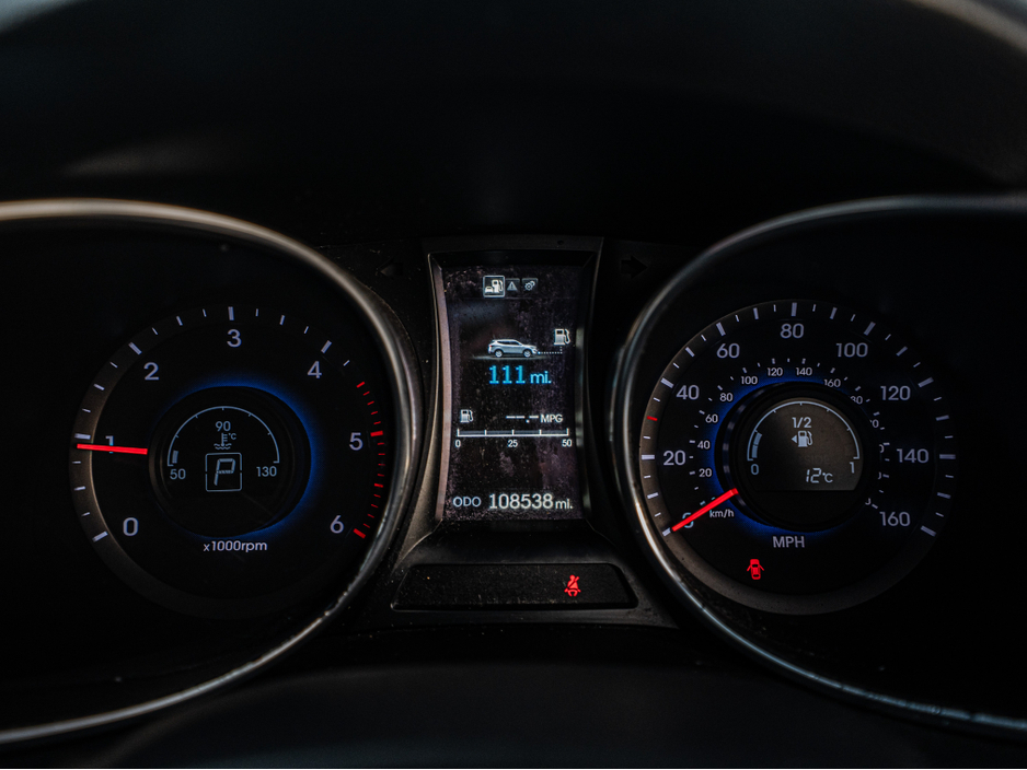 2014 Hyundai Santa Fe - image 23