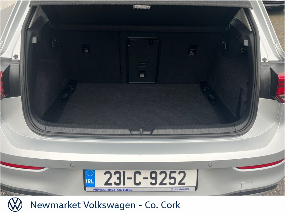 2023 Volkswagen Golf - image 10