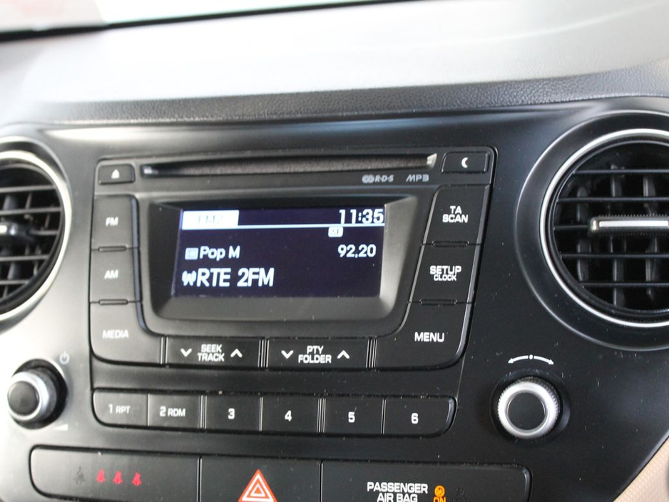 2016 Hyundai i10 - image 14