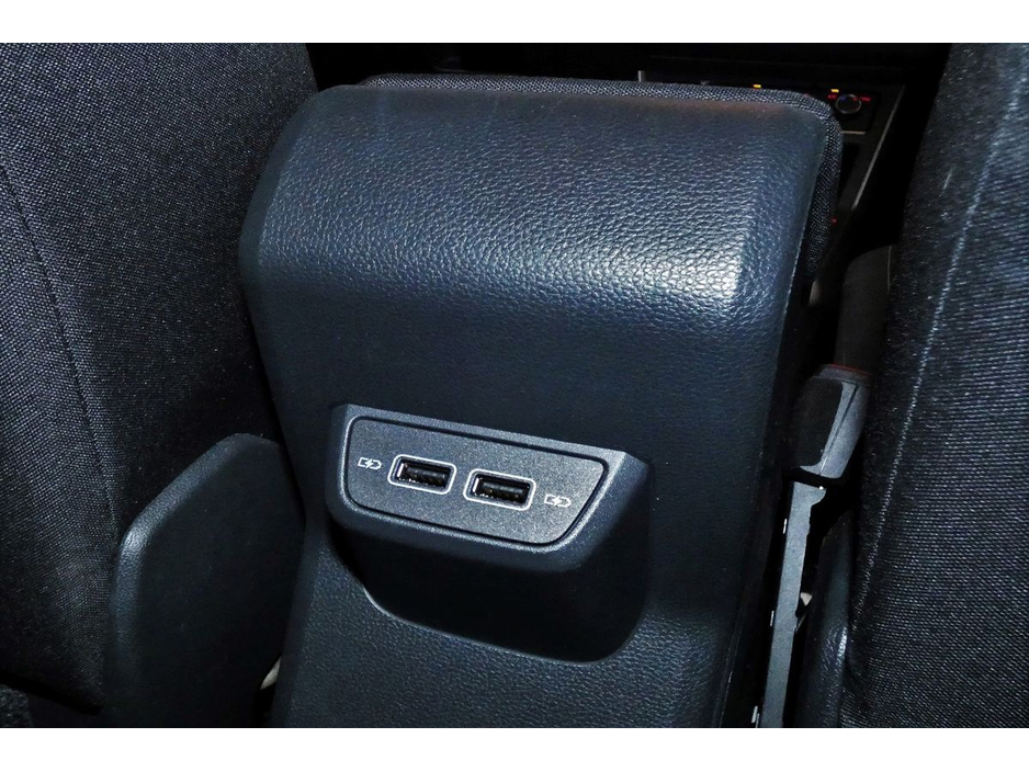 2018 Volkswagen Polo - image 25