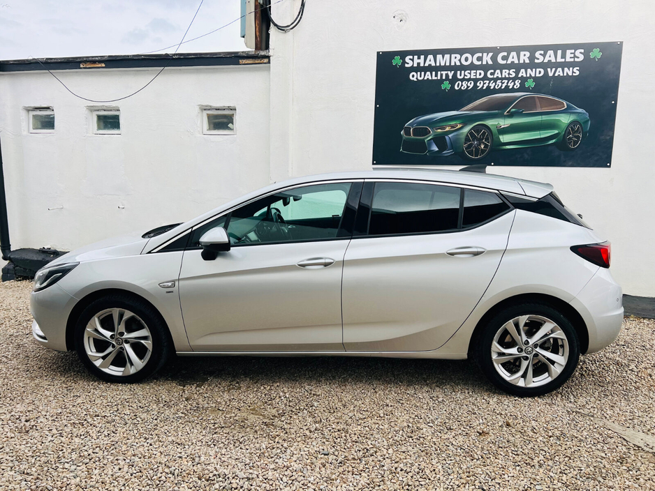 2016 Opel Astra - image 2