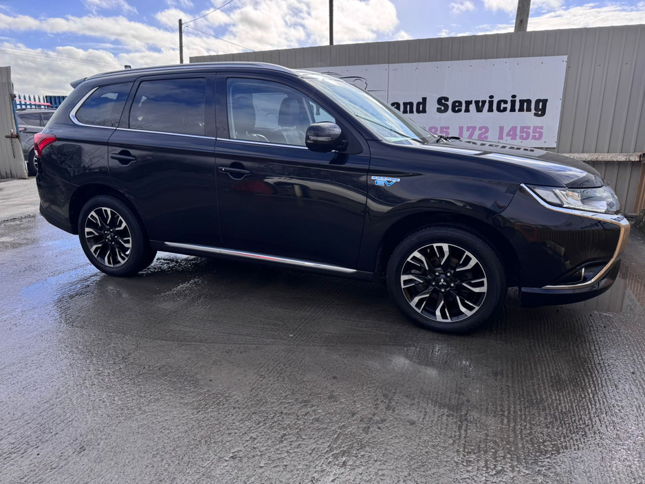 2017 Mitsubishi Outlander - image 11