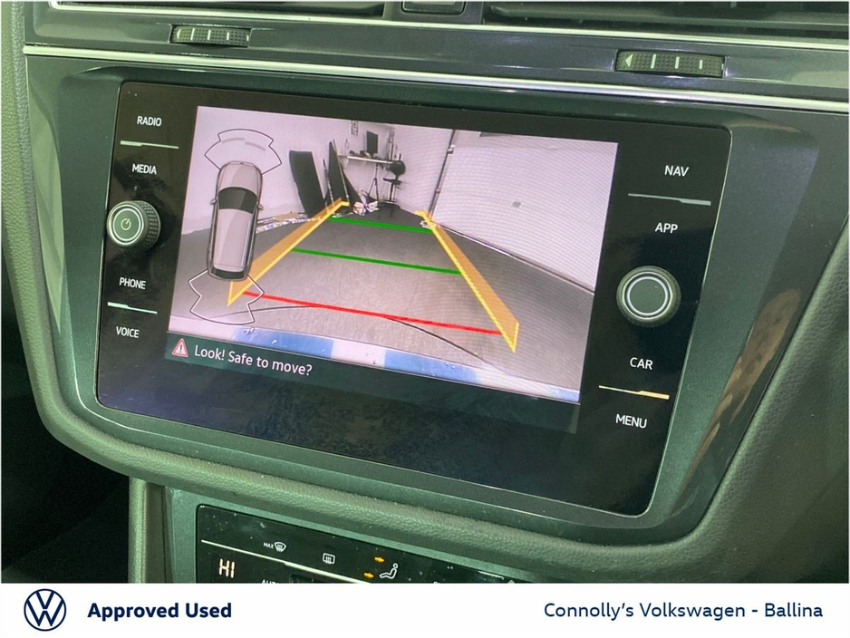 2023 Volkswagen Tiguan - image 16