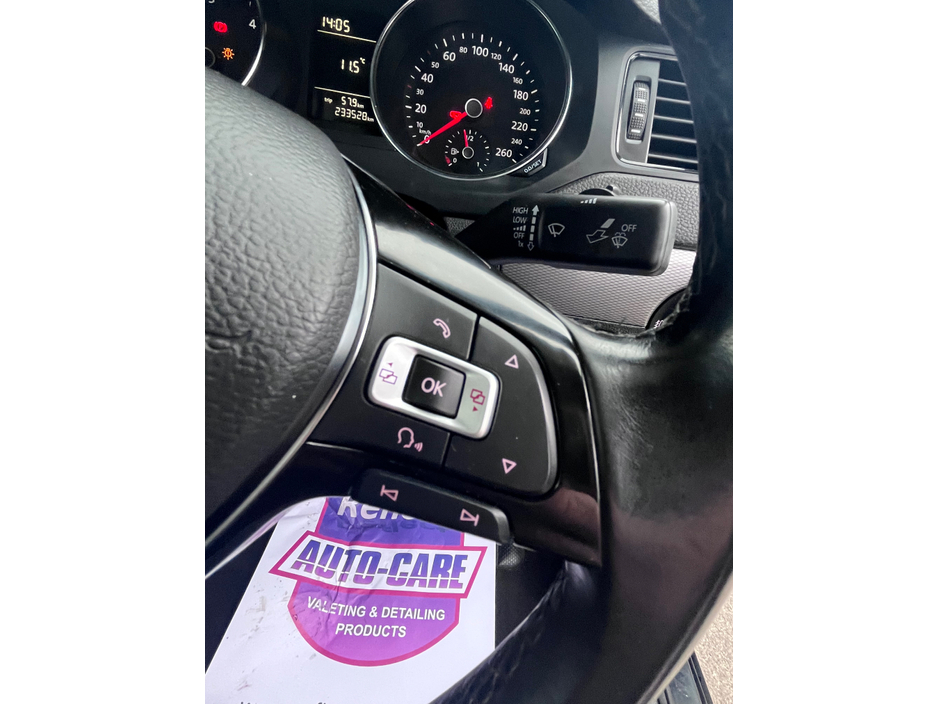 2017 Volkswagen Jetta - image 15