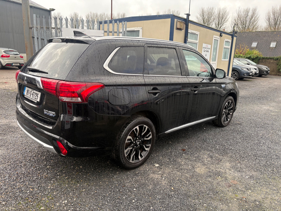 2016 Mitsubishi Outlander PHEV 2.0L MIVEC 4WD 5-Seater Instyle €12,995