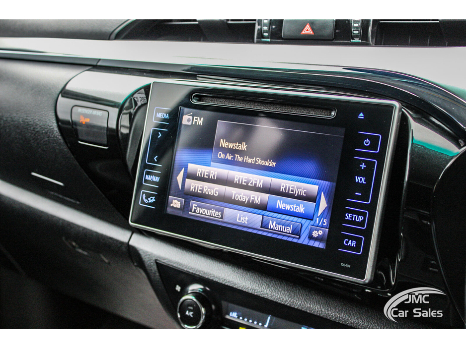 2019 Toyota Hilux - image 17