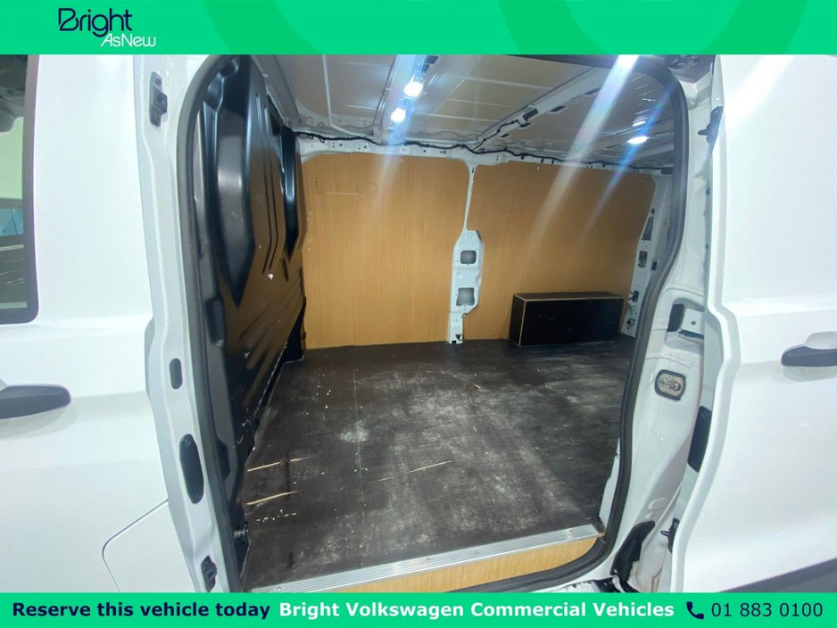 2025 Volkswagen Transporter - image 17