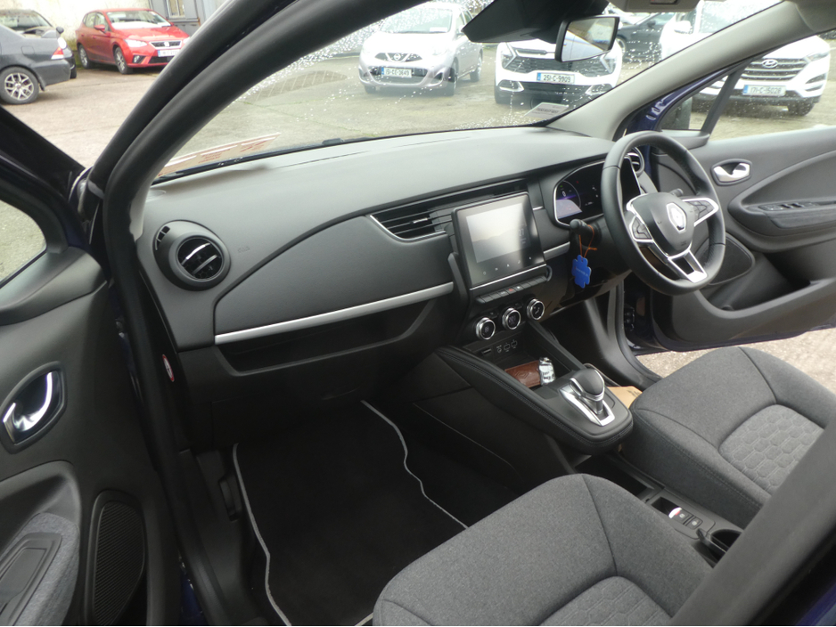 2023 Renault Zoe - image 10