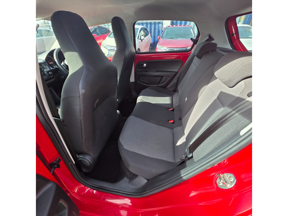 2015 Volkswagen up! - image 14