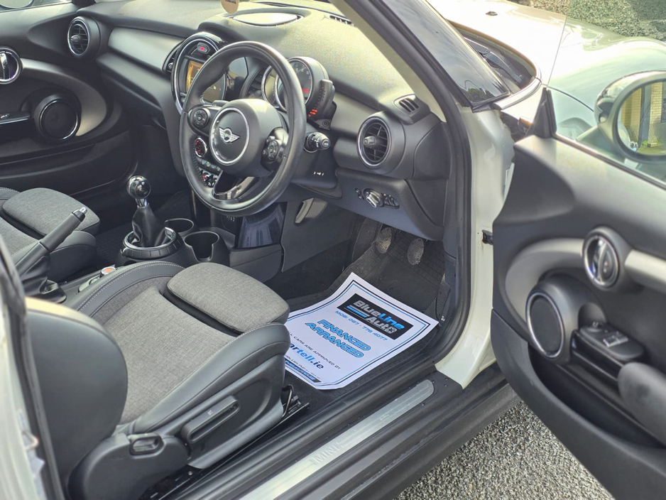 2015 MINI Hatch 1.5 3DR COOPER €12,950