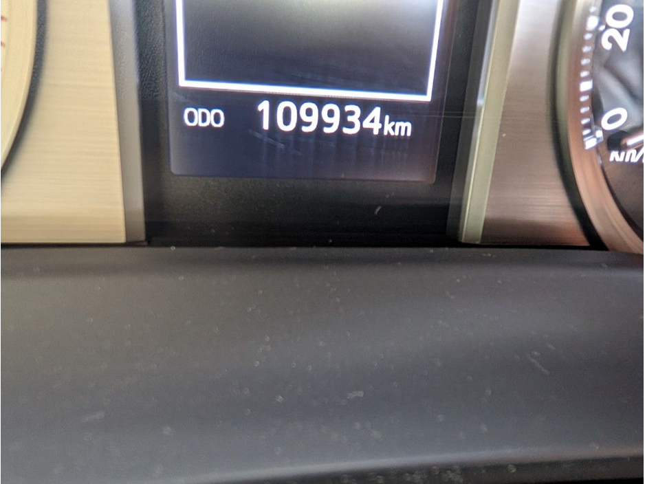 2020 Toyota Landcruiser - image 6