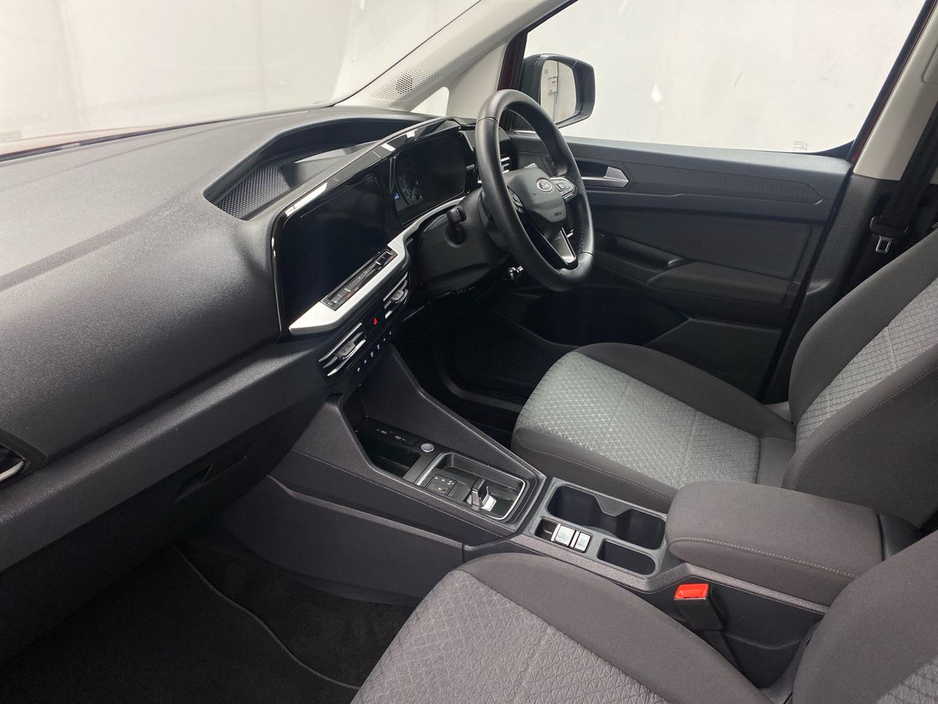 2024 Ford Tourneo Connect - image 2