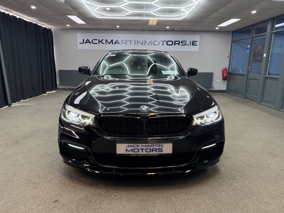 2019 BMW 5 Series - image 2