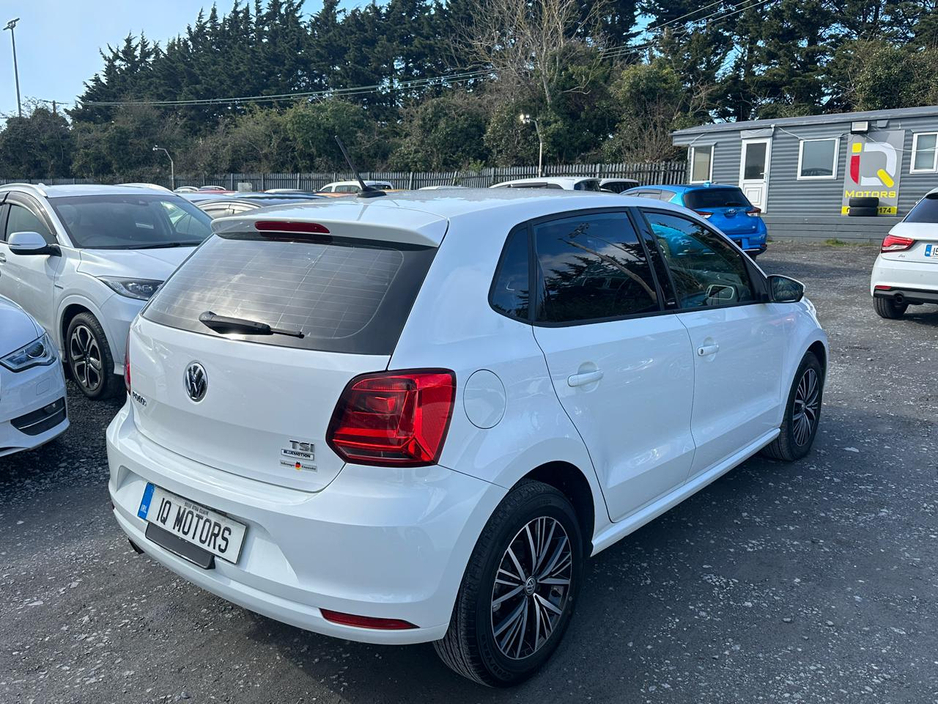 2016 Volkswagen Polo - image 6