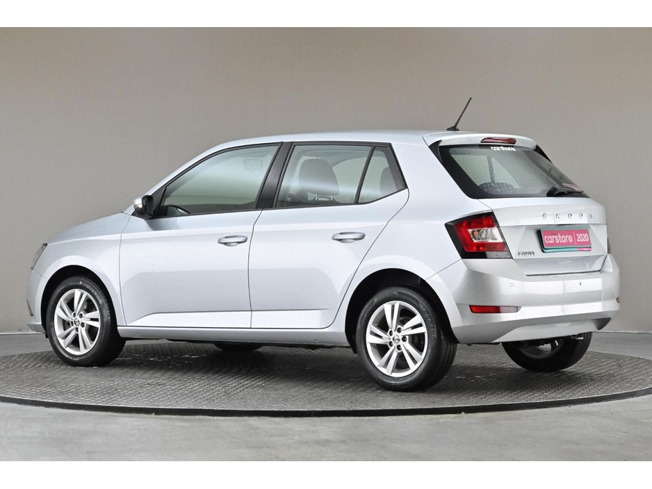 2020 Skoda Fabia - image 6