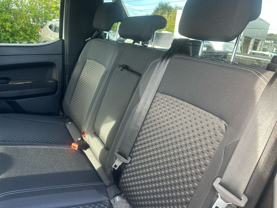 2023 Volkswagen Amarok - image 11