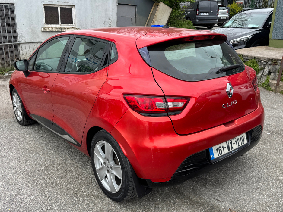 2016 Renault Clio - image 8