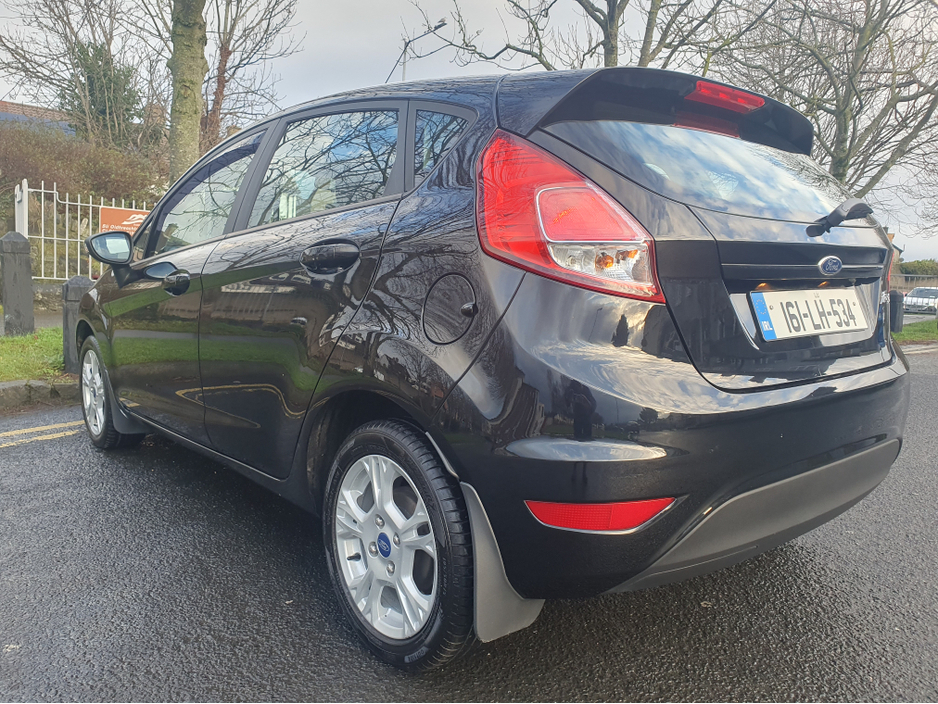 2016 Ford Fiesta ZETEC 1.0 65PS, 61,000KM !!! , Full Service History €9,995