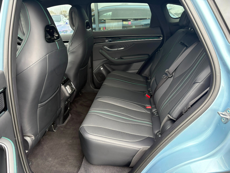 2025 BYD Seal U - image 9