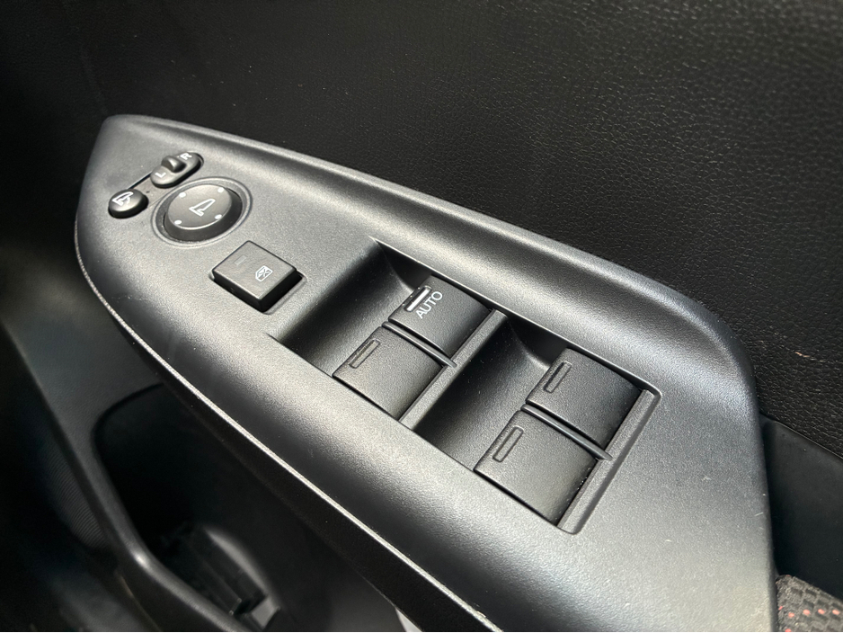 2014 Honda Fit - image 14