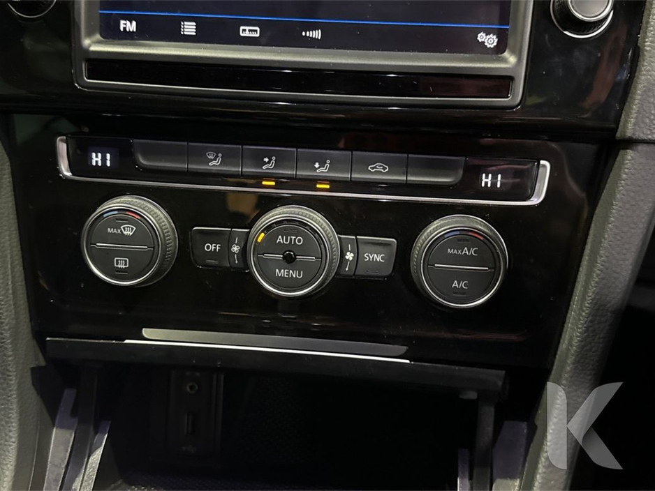 2017 Volkswagen Golf - image 20