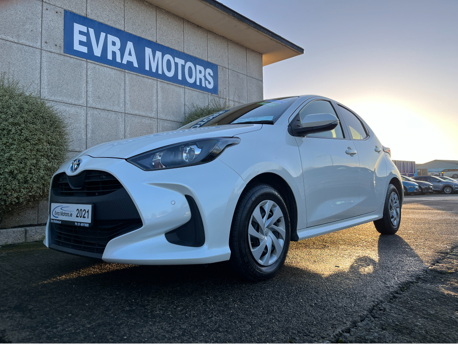 2021 Toyota Yaris X HYBRID 1.5 AUTOMATIC PETROL //KEYLESS ENTRY//REVERSE CAMERA//ADAPTIVE CRUISE CONTROL// €15,950
