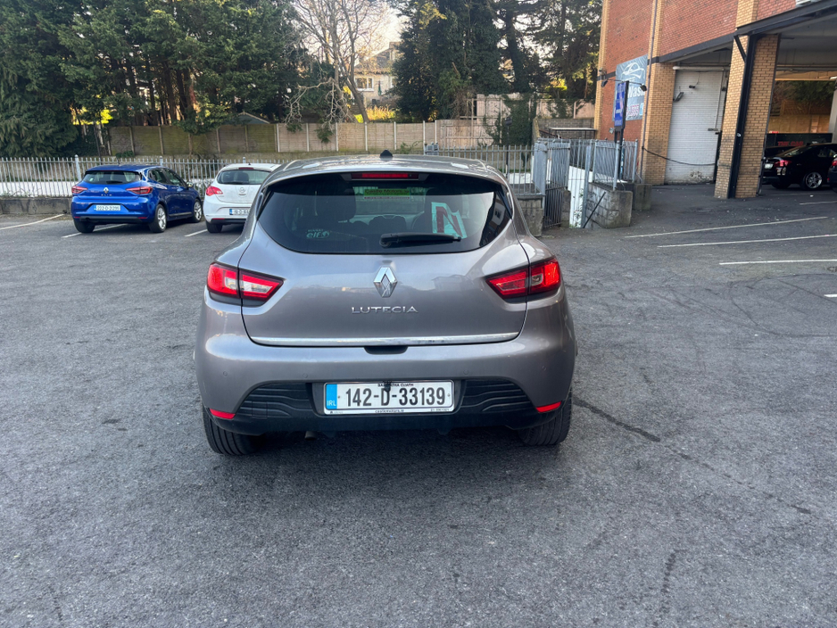 2014 Renault Clio - image 6