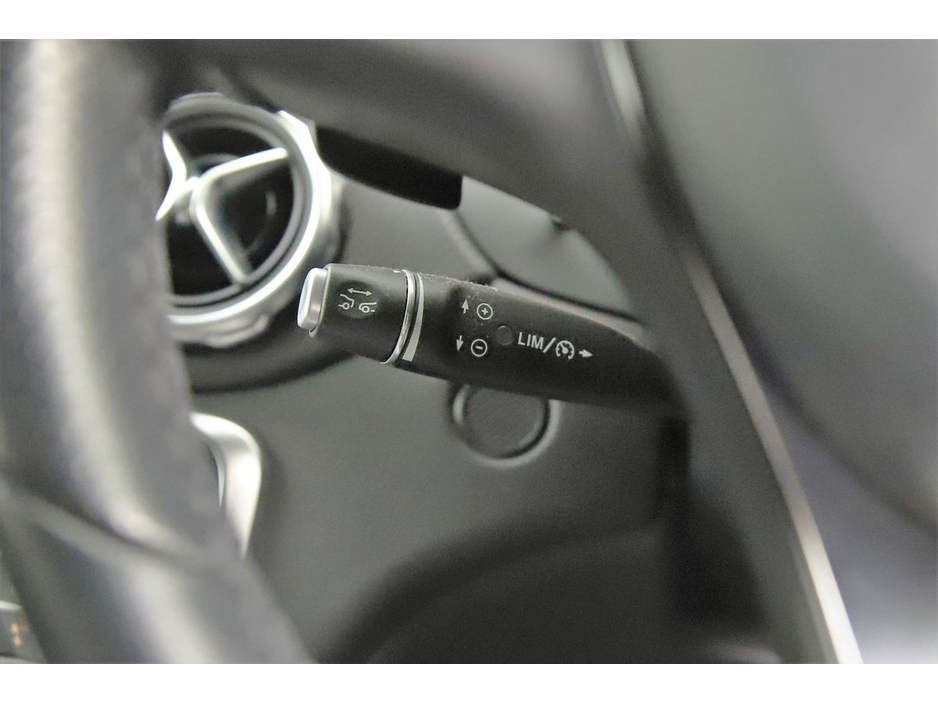 2017 Mercedes-Benz GLA Class GLA 180 *HALF LEATHER*REVERSE CAM*PARK SENSORS*