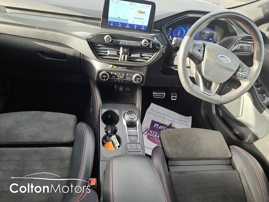 2023 Ford Kuga - image 9