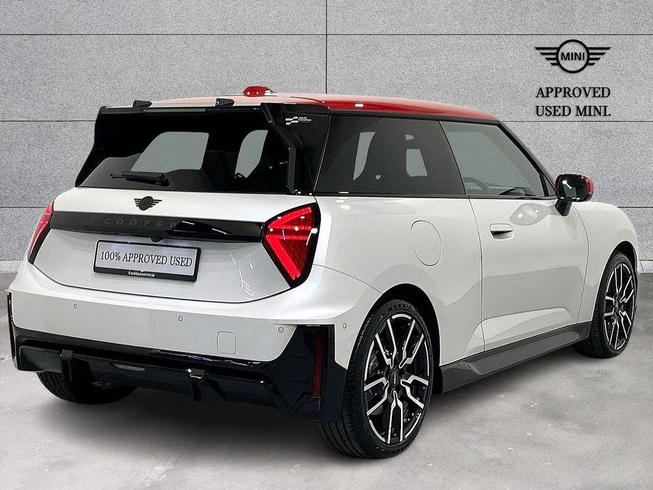 2025 MINI Hatch Cooper E €30,950