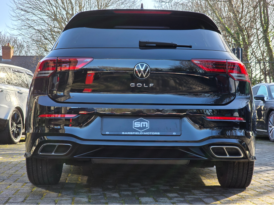 2024 Volkswagen Golf - image 9