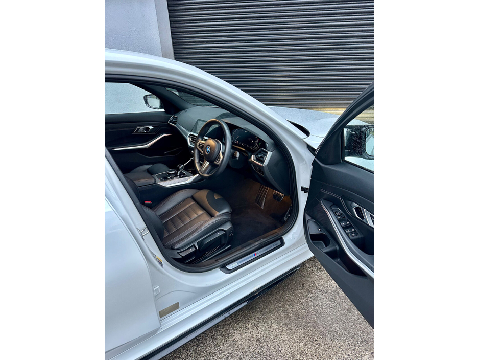 2022 BMW 3 Series  €32,995