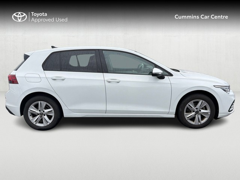 2024 Volkswagen Golf - image 3