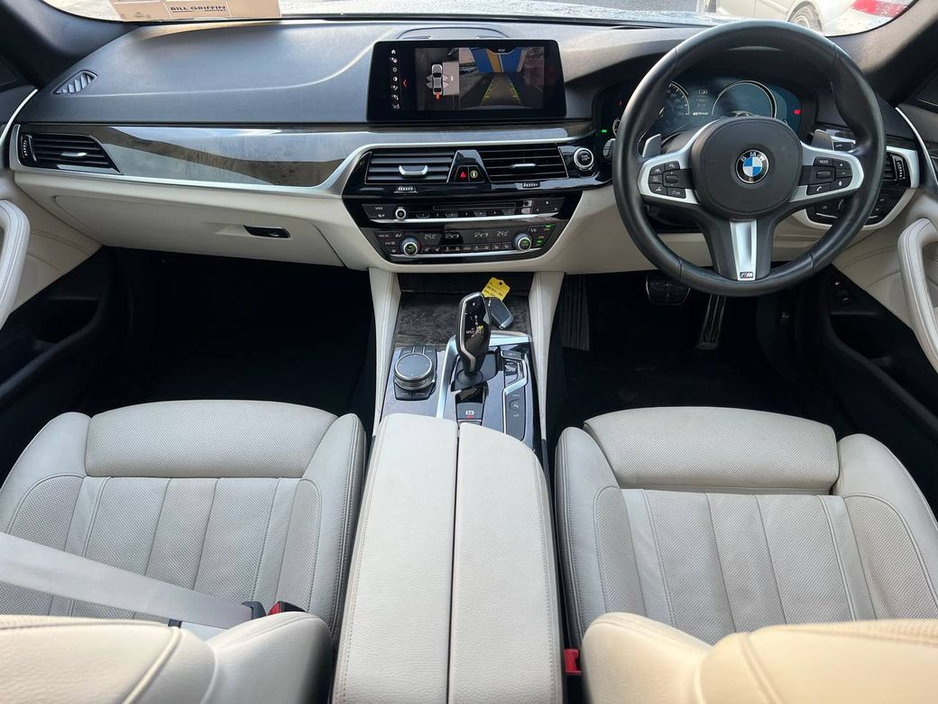 2017 BMW 5 Series 530e M-SPORT COMPETITION 2.0 * HUGE SPEC * // FULL SERVICE HISTORY // LOW MILEAGE // OPENING SUNROOF // MASSAGE LEATHER SEATS €27,900