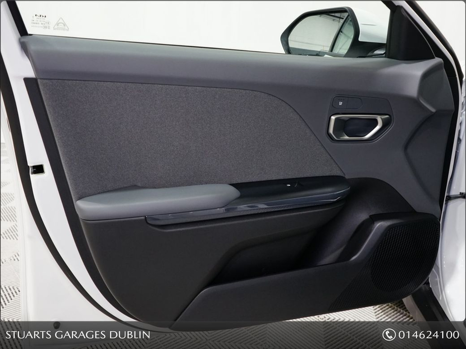 2026 Kia K4 - image 17