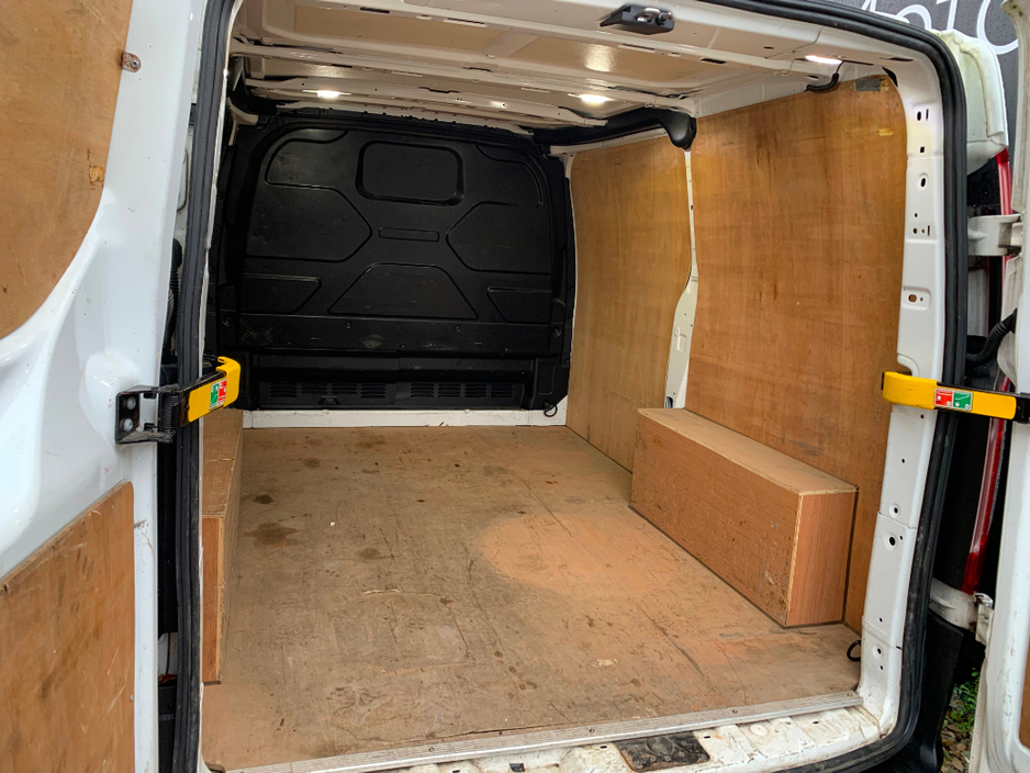 2021 Ford Transit Custom 2.0 TDCI 105 PS SWB // PRICE EXCL. VAT // ONE OWNER // GREAT CONDITION // 06/26 CVRT // €12,154