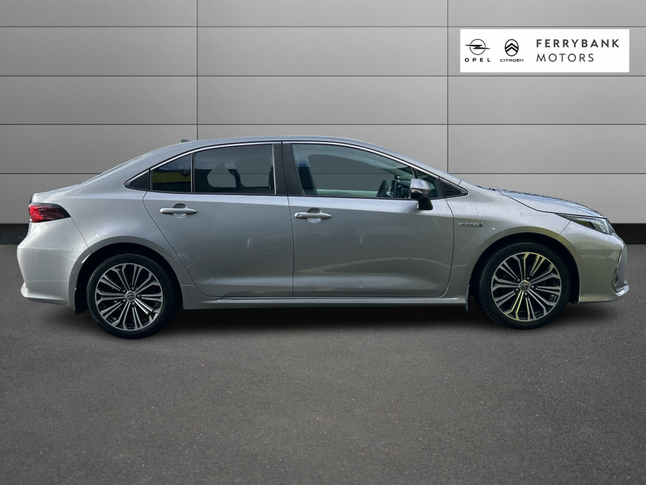 2022 Toyota Corolla HYBRID LUNA SPORT 4DR €21,950