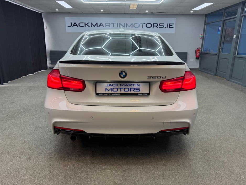 2016 BMW 3 Series - image 11