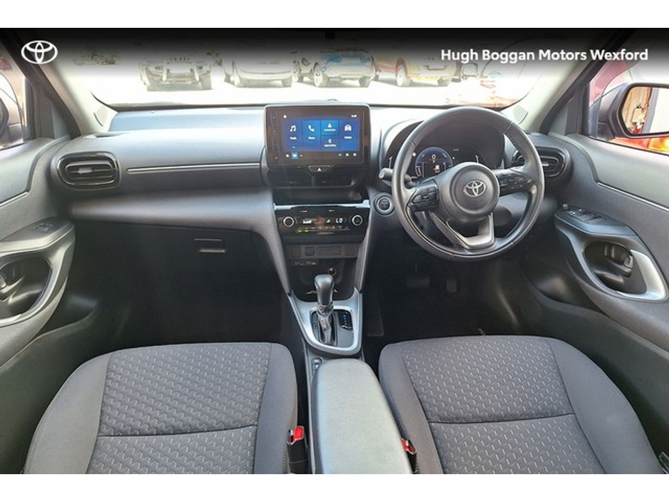 2025 Toyota Yaris Cross CROSS LUNA HYBRID €30,995