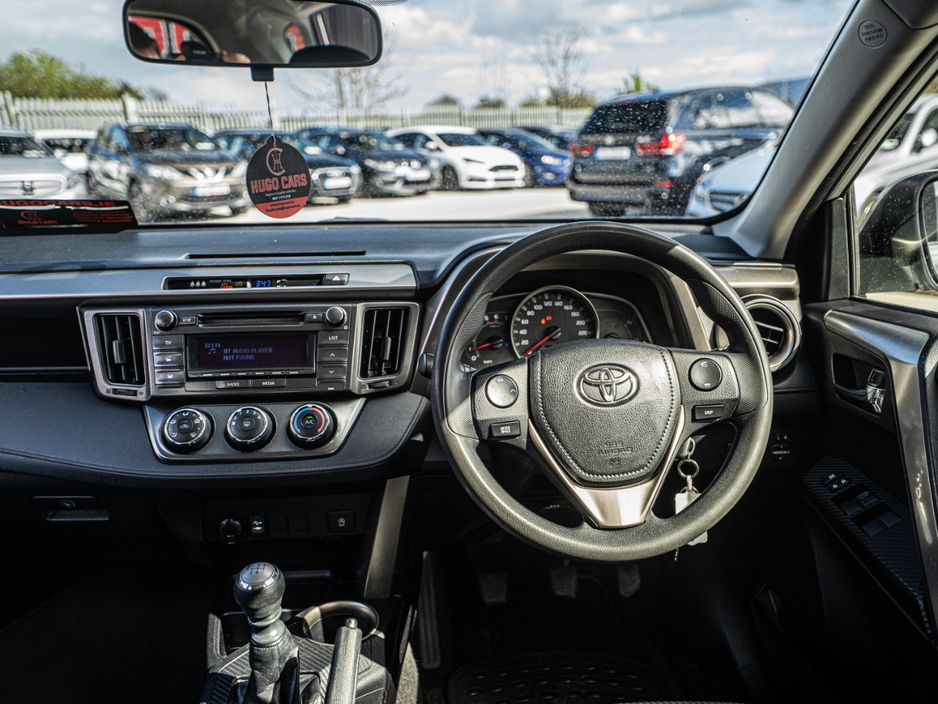 2014 Toyota Rav4 - image 6