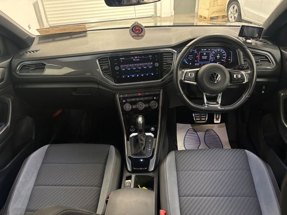 2021 Volkswagen T-Roc - image 11
