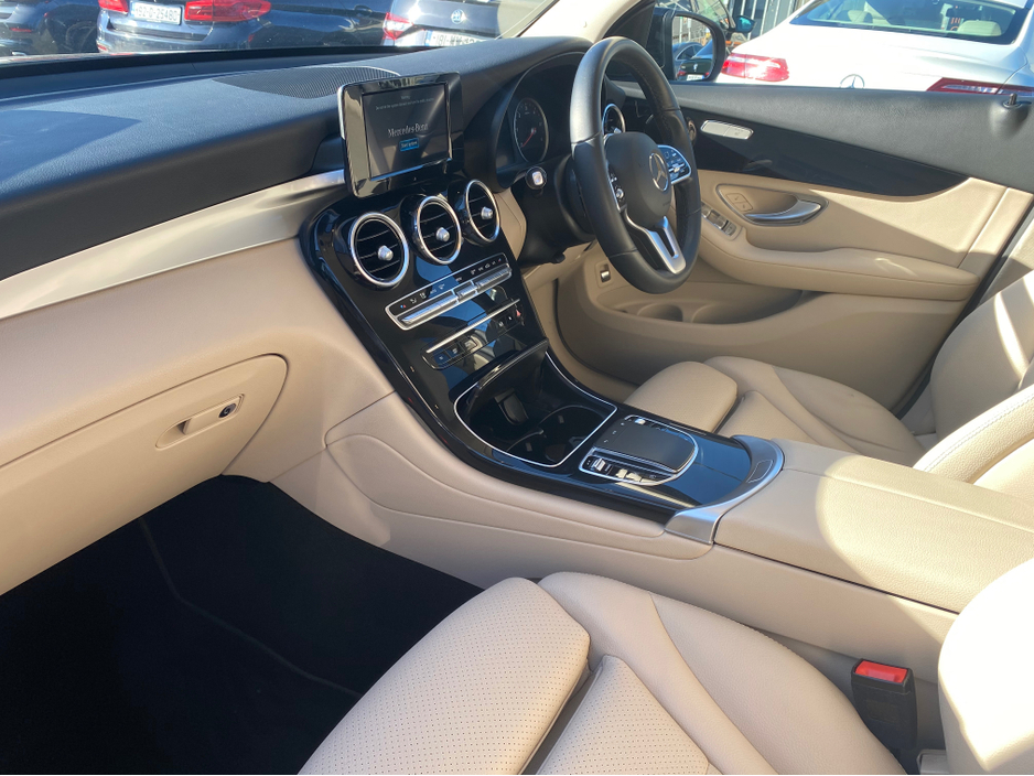 2022 Mercedes-Benz GLC Class - image 21