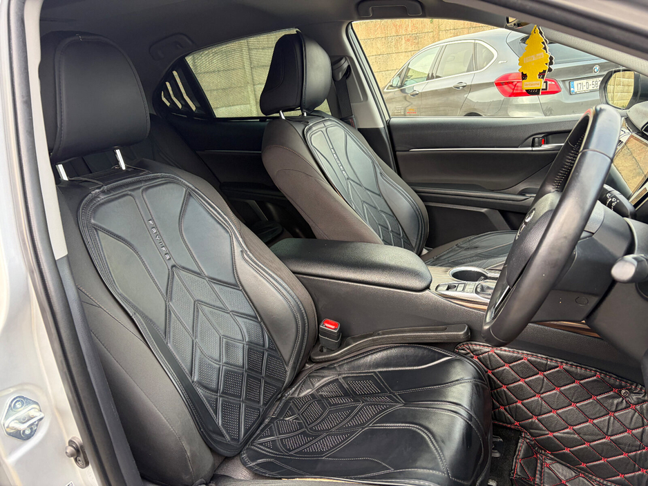 2018 Toyota Camry - image 5