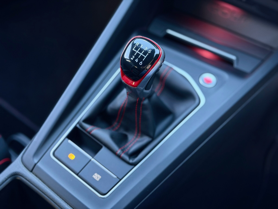 2021 Volkswagen Golf - image 16