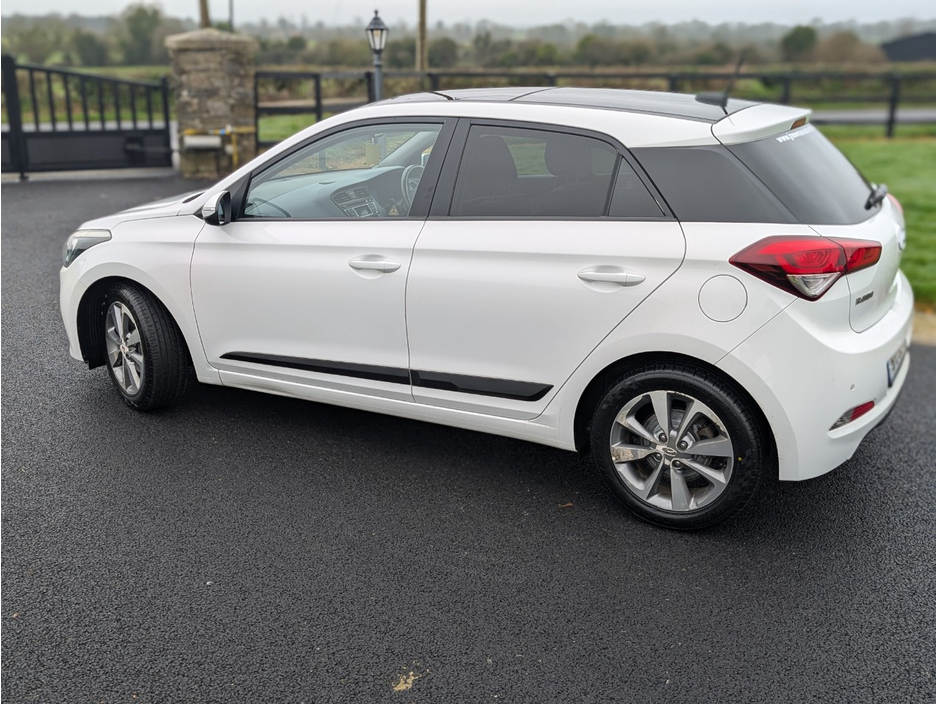2016 Hyundai i20 - image 16