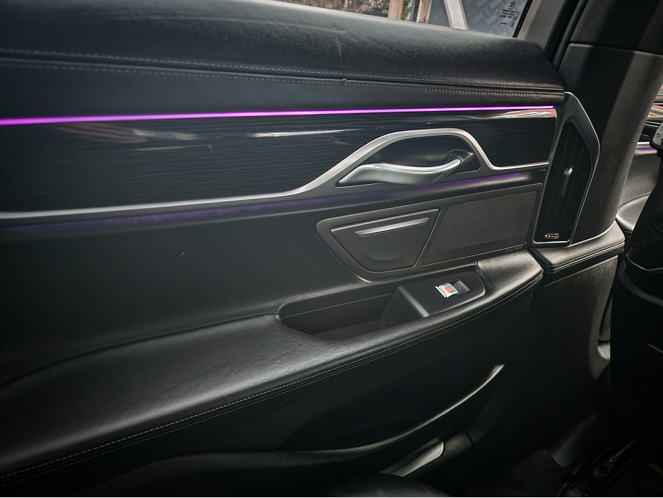 2021 BMW 7 Series M745e plug-in hybrid €49,950